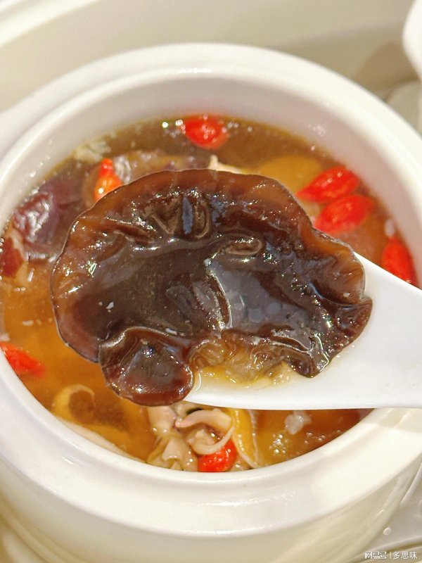 金智股配 比红枣更厉害的“造血菜”，建议女人经常吃，脸色红润，更显年轻